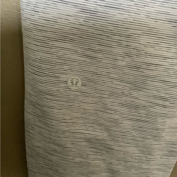 Lululemon pant” on the fly” - Picture 4 of 9